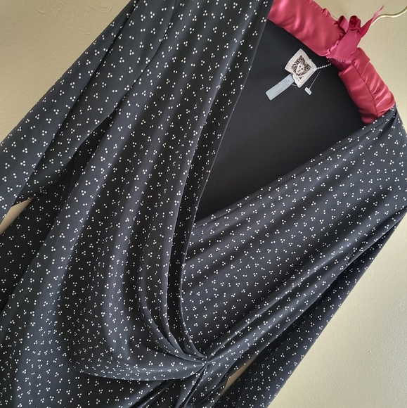 Sale 4/$25 Anne Klein | Black & White Ruched Wrap Front Tie Elegant Medium NWOT - Picture 3 of 8